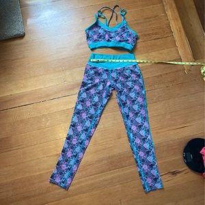 Green Apple active wear legging and top set, small